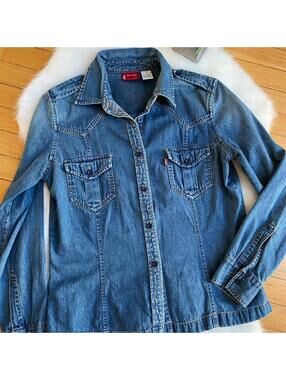 Levi's Classic Denim Button Shirt Size Large